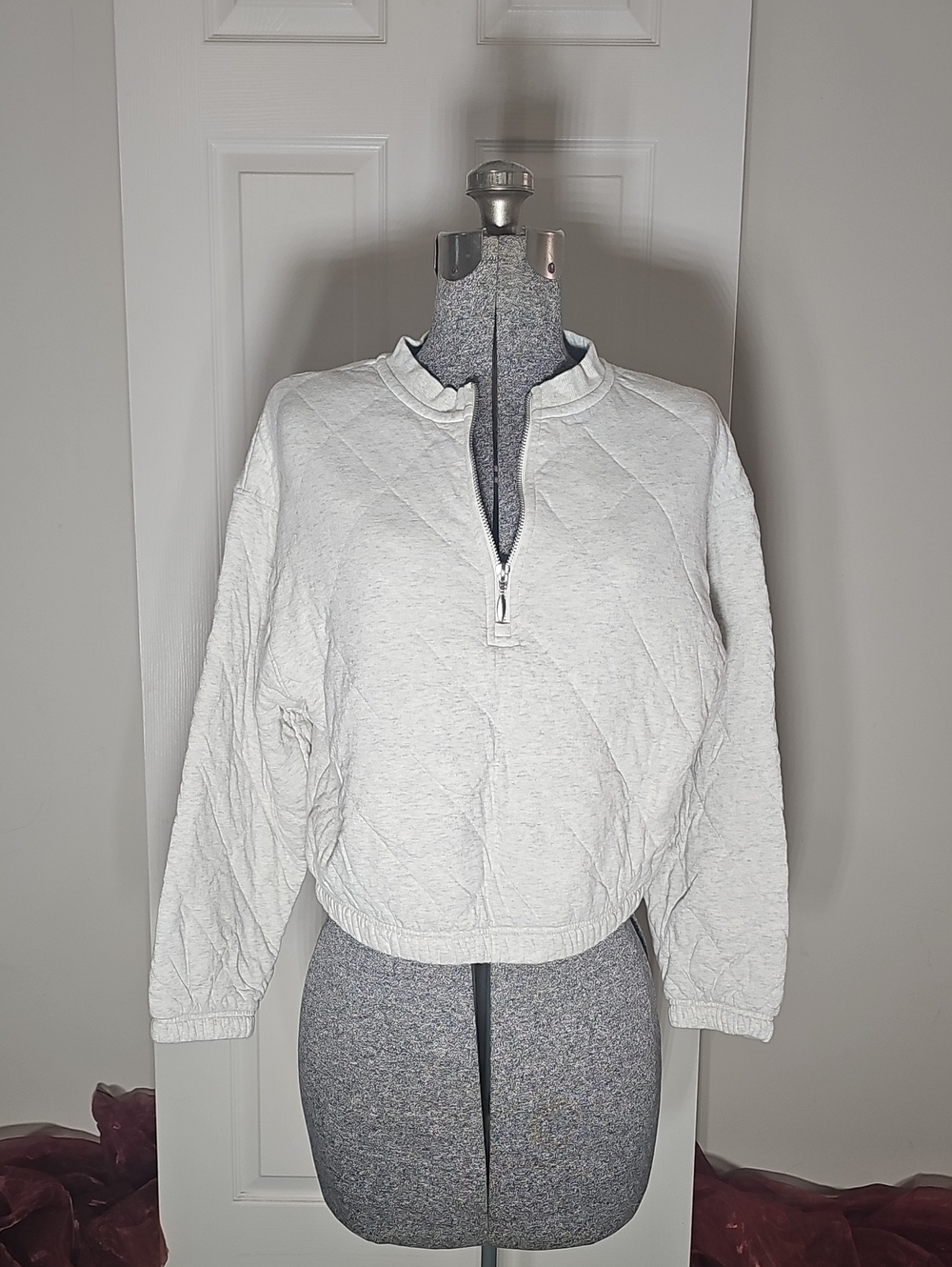 Old Navy Quilted Cropped Quarter Zip Sweatshirt Oatmeal Cream Size S